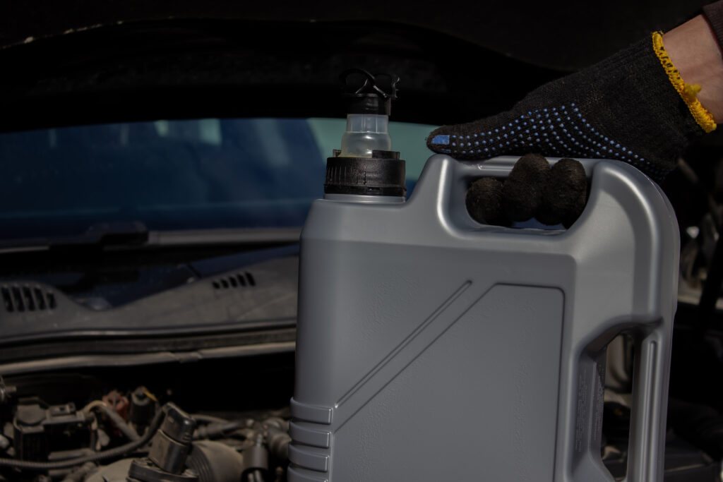 Refueling and pouring oil into the engine